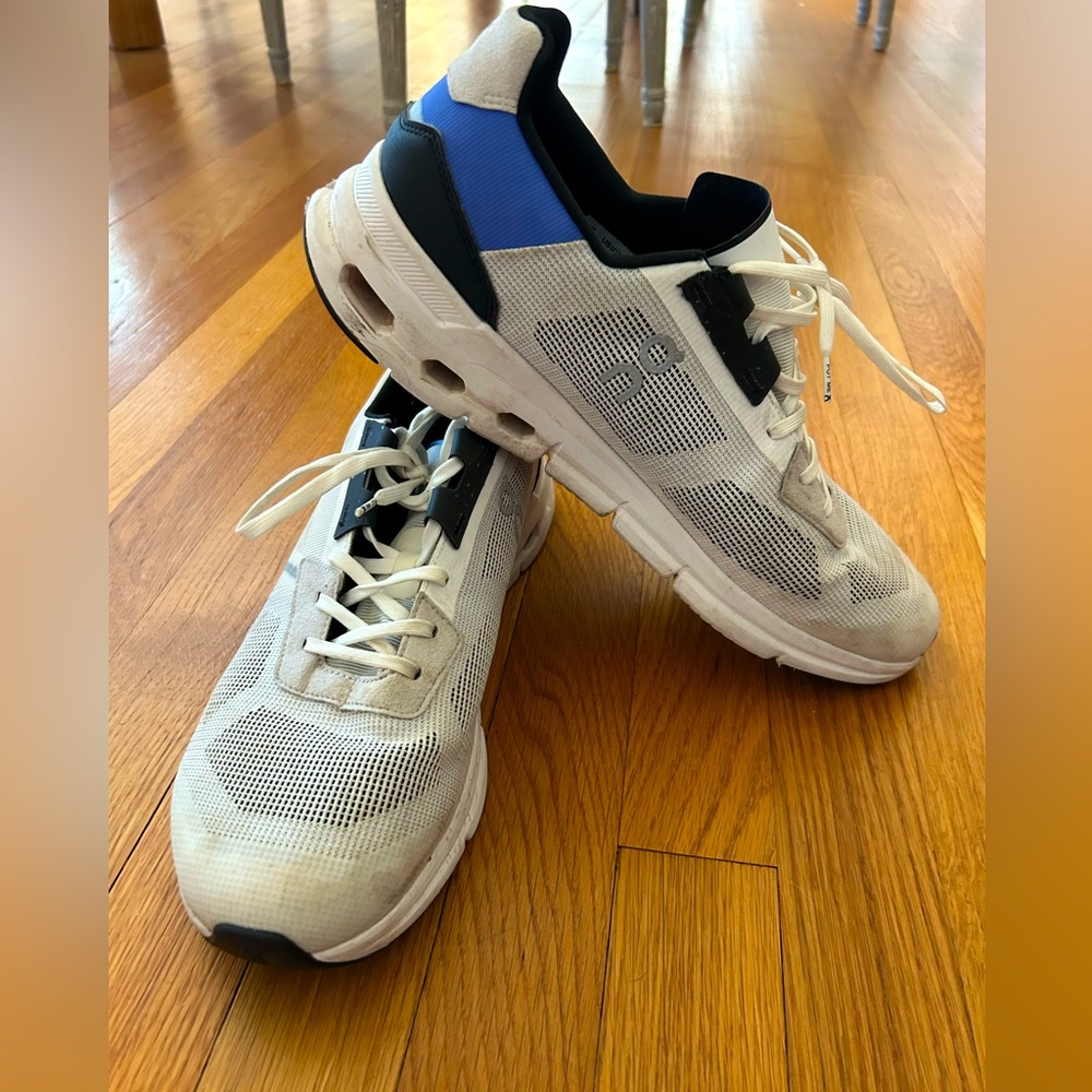 On clouds. Men’s 11.5